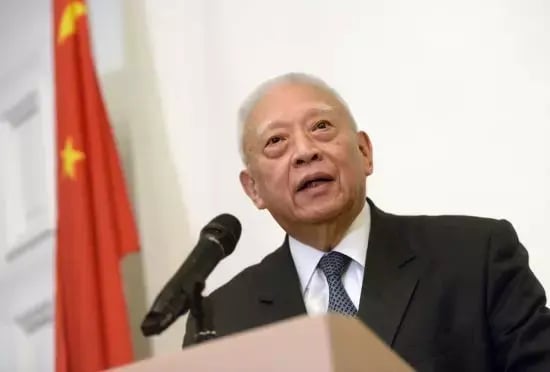 董建华:以特朗普入主白宫为契机,两国应谈谈纠纷,更要谈谈未来 featured image