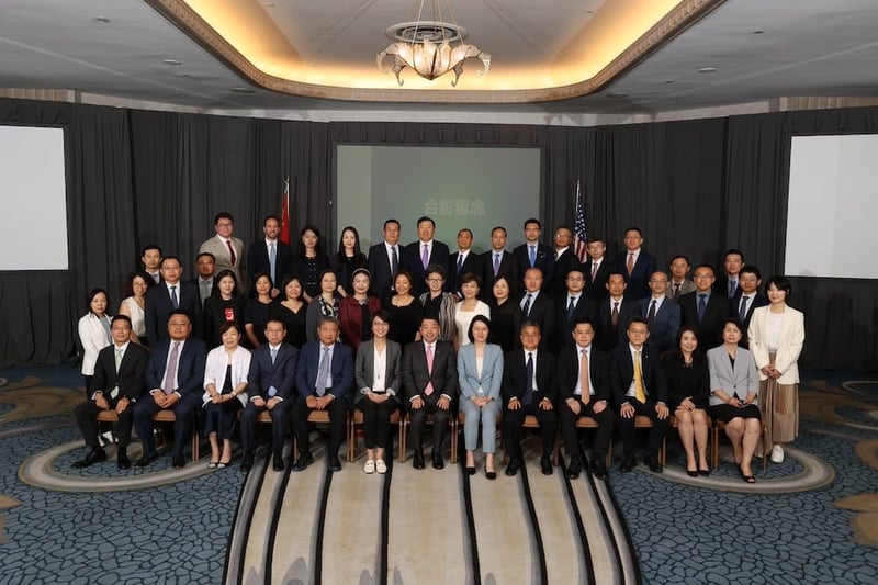 美国中国总商会2024会员及常务理事大会顺利召开 中国银行美国地区行长胡威连任总商会会长 featured image